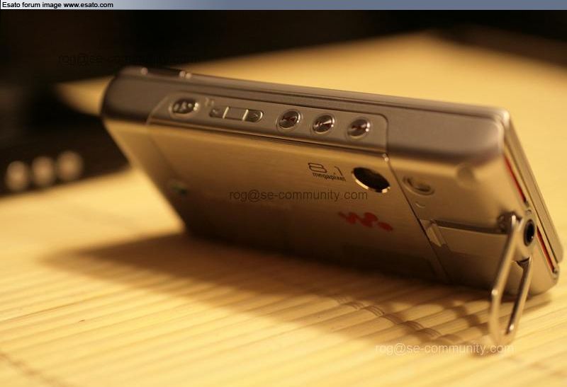 Video on the go - relieve boredom forever with the Sony Ericsson W995