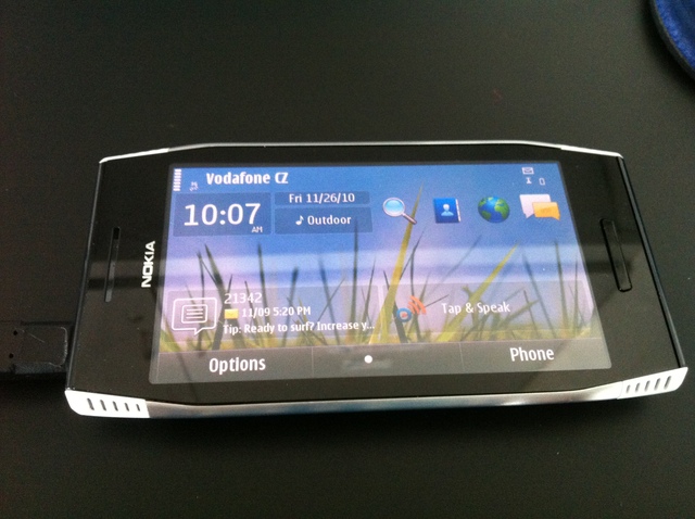 Nokia X7-00