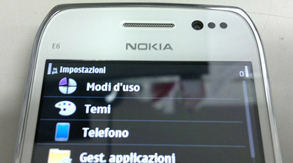 Nokia E6-00 QWERTY model spy shots leaked
