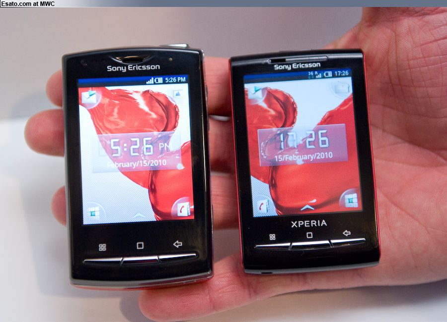 Xperia X10 Mini Pro to the left, and X10 Mini to the right