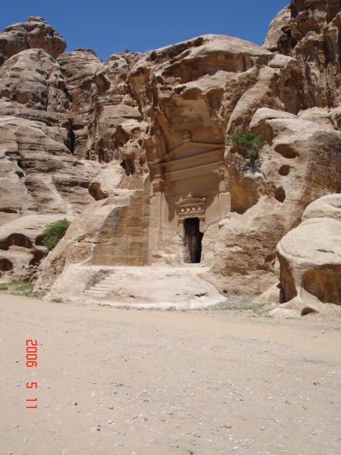 [صورة: 200606241921468M4V.jpg]