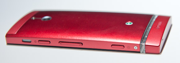 Sony Xperia P red