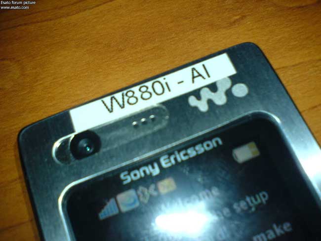 Sony Ericsson W880 Ai Walkman Mobile Phone- Sneak Peak - TechGadgets