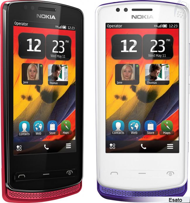 Nokia 700